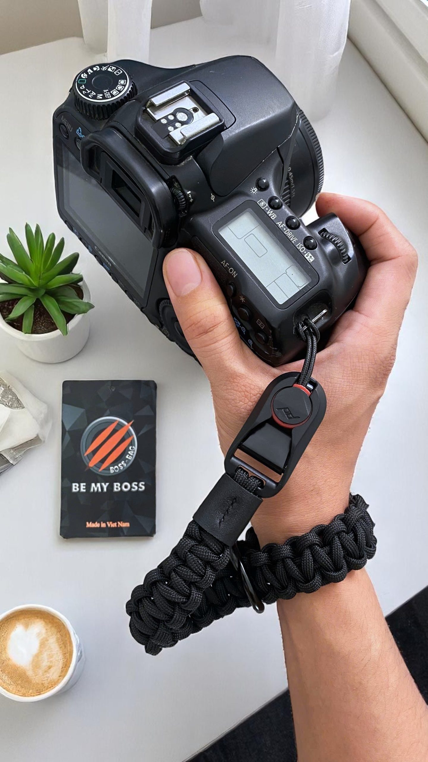 Dây Đeo Tay Máy Ảnh Khóa Peak Design Paracord Đen