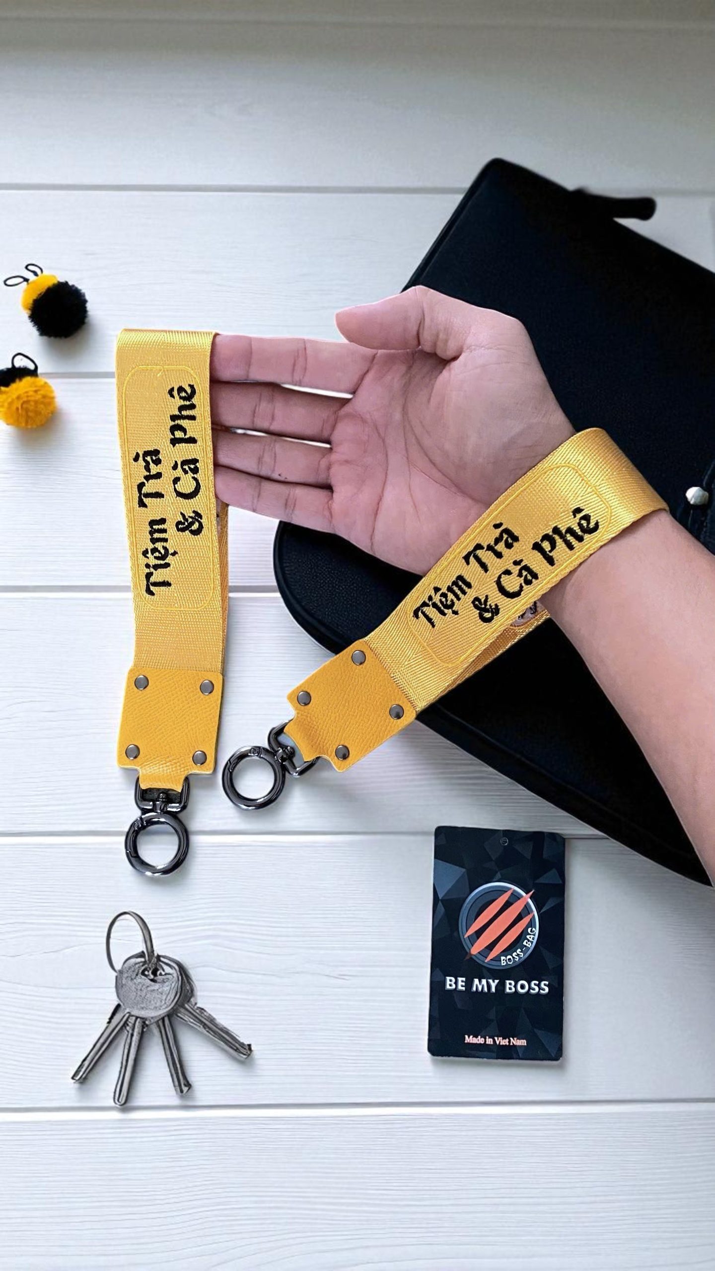 Dây Móc Khóa Trơn Màu Vàng Thêu Tên x Logo